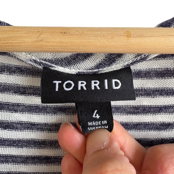 Torrid White Blue Striped Nautical Coastal Sleeveless Tank Top Blouse Women's 4 - Picture 4 of 7